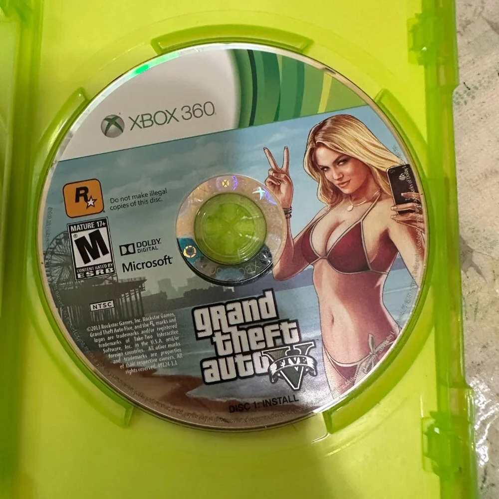 Grand Theft Auto V Xbox 360 2013 Complete CIB Two Disc No Map